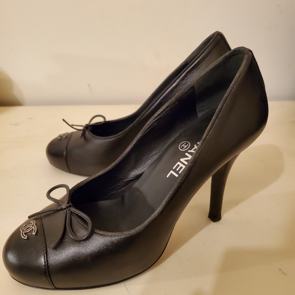 Chanel pumps black leather CC silver 36 6 sz heels - Picture 4 of 10